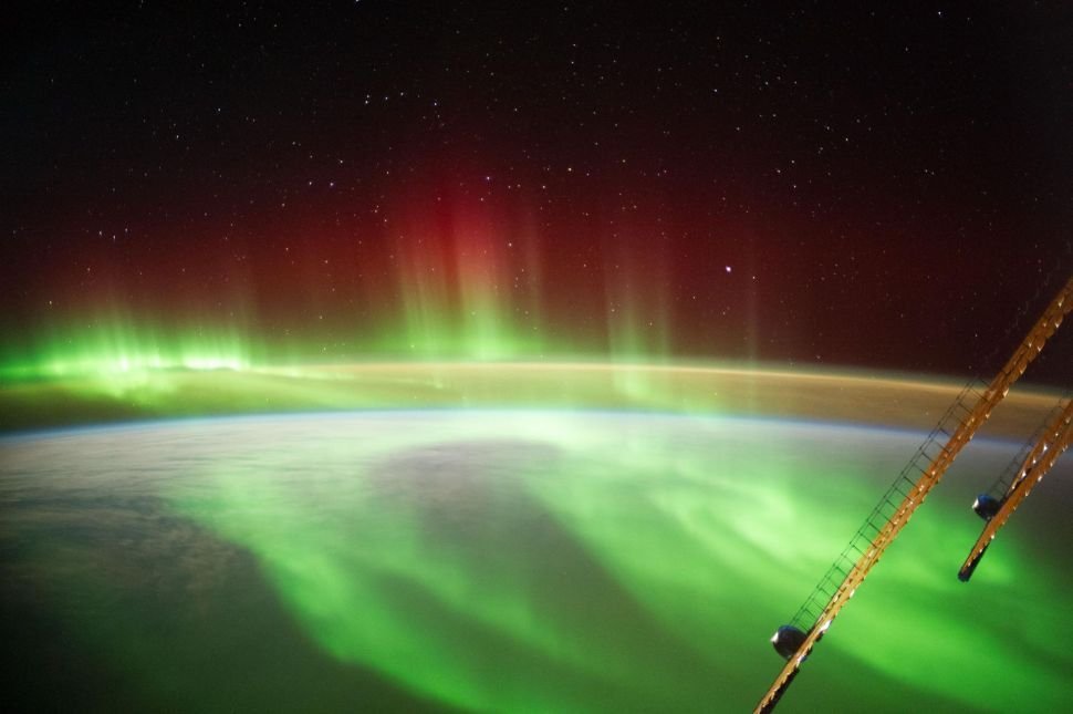 CME set to spark strong G2 geomagnetic storm, auroras on Earth